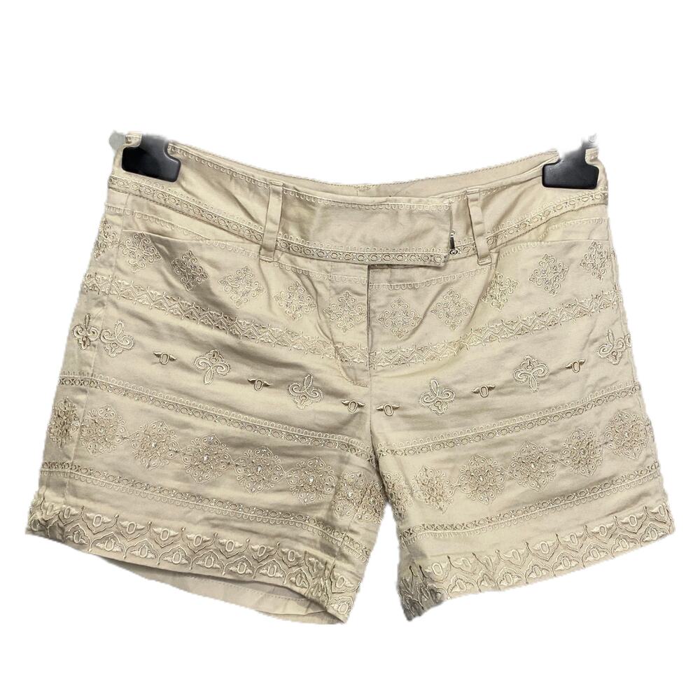 White House Black Market Women's Size 0 Shorts Beige‎ Embroidered Floral Cotton